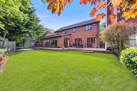5 bedroom detached house for sale