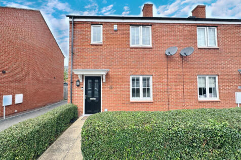 3 bedroom end of terrace house for sale