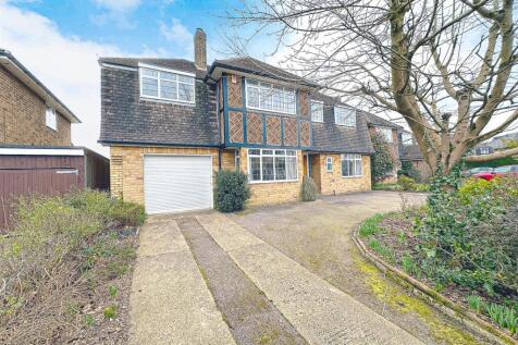 Half Moon Crescent, Oadby, Leicester 4 bed detached house for sale