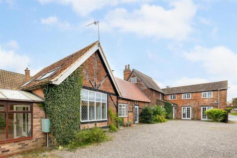 1 Main Street, Long Whatton LE12 7 bed detached house for sale