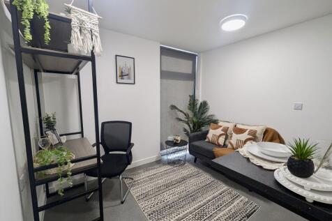 Newcastle Under Lyme ST5 Studio for sale