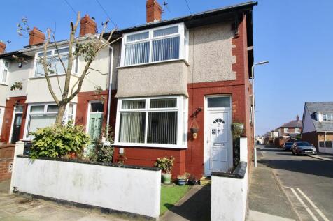 End of terrace house for sale