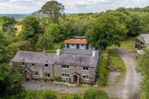 Heol Ddu, Nr Llandeilo SA18 6 bed equestrian property for sale