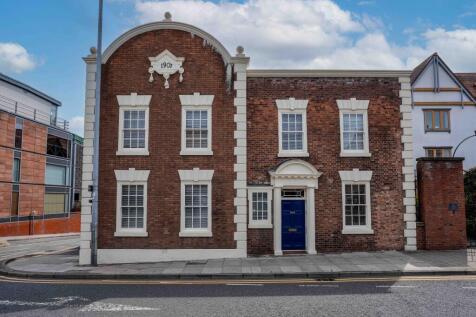 5 bedroom semi-detached house for sale