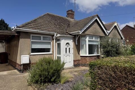 3 bedroom semi-detached bungalow for sale