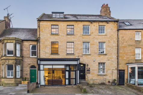 Bondgate Without, Alnwick NE66 4 bed terraced house for sale
