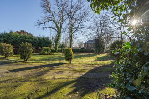 8 bedroom detached house for sale