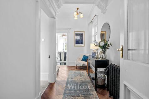 6 bedroom terraced house for sale