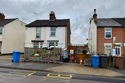 2 bedroom semi-detached house for sale