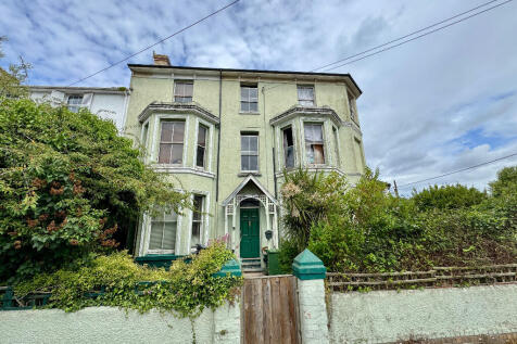 6 bedroom semi-detached house for sale