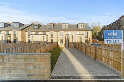 Transvaal Terrace, Batley WF17 4 bed end of terrace house for sale