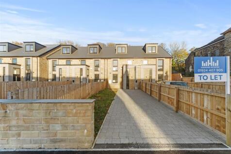 Transvaal Terrace, Batley WF17 4 bed end of terrace house for sale