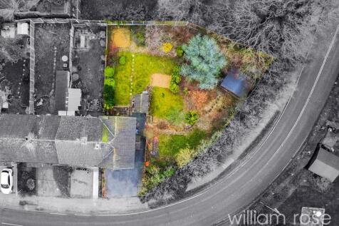 Pondfield Lane, Brentwood CM13 2 bed property with land for sale