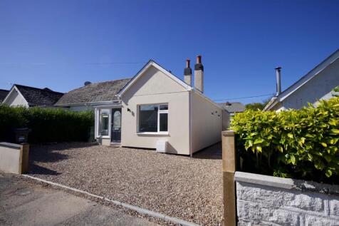 3 bedroom semi-detached bungalow for sale