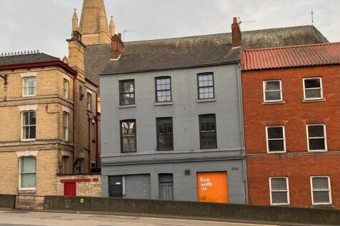 8 bedroom house of multiple occupation for sale