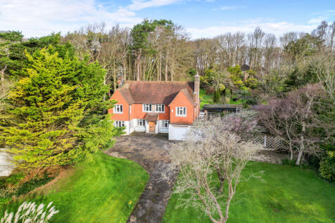 20 Southdown Road, Eastbourne BN20 5 bed detached house for sale