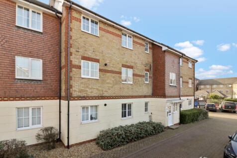 Long Beach Close, Eastbourne BN23 2 bed flat for sale