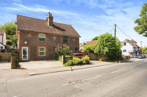 Gardner Street, Herstmonceux BN27 3 bed semi