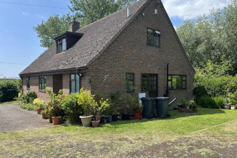 Under Road, Hailsham BN27 4 bed detached house for sale