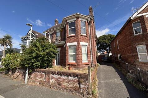 Highwood Road, Poole BH14 6 bed detached house for sale