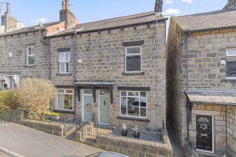 Rose Avenue, Leeds LS18 2 bed terraced house for sale