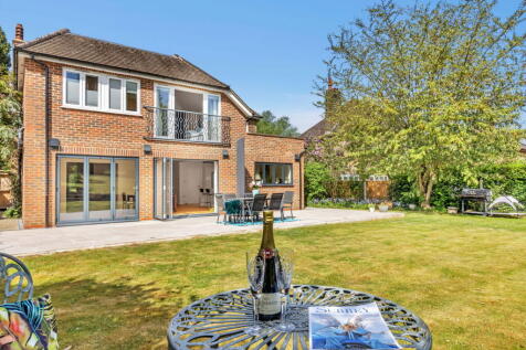 Dome Hill, Caterham CR3 3 bed detached house for sale