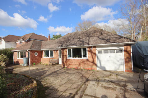 2 bedroom detached bungalow for sale