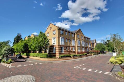Chapman Way, Haywards Heath, RH16 2 bed apartment for sale