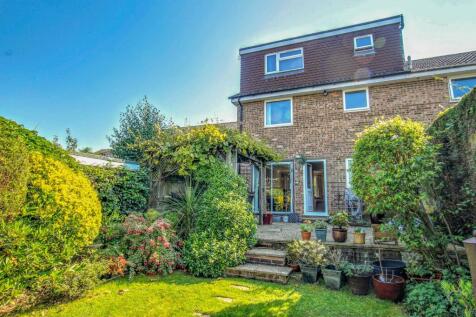 Beech Hill, Haywards Heath, RH16 4 bed semi
