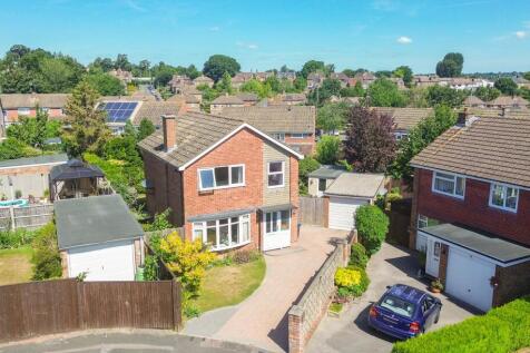 Priory Way, Haywards Heath, RH16 3 bed detached house for sale