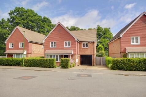 Gatesmead, Haywards Heath, RH16 4 bed detached house for sale