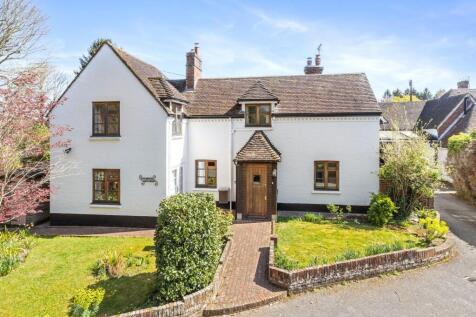 4 bedroom link detached house for sale