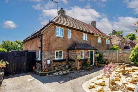 4 bedroom semi-detached house for sale