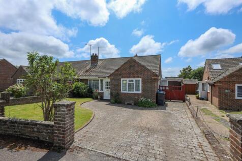 2 bedroom semi-detached bungalow for sale
