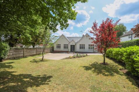 Folders Lane, Burgess Hill, RH15 4 bed detached bungalow for sale