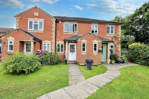 Blackbird Close, Burgess Hill, RH15 2 bed terraced house for sale
