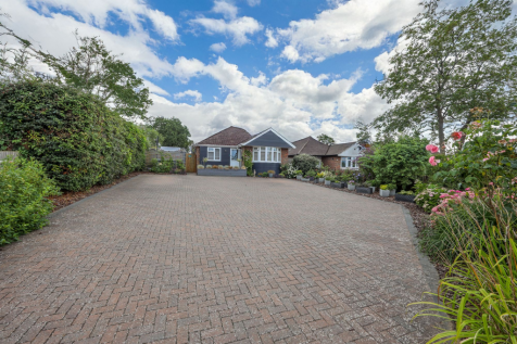 Leylands Road, Burgess Hill, RH15 3 bed detached bungalow for sale