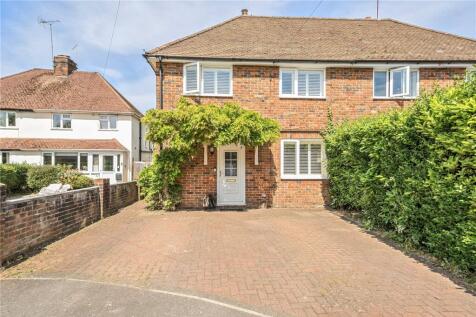 Coleson Hill Road, Wrecclesham... 3 bed semi