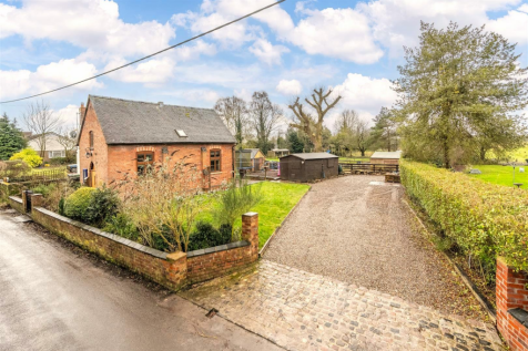 Newport TF10 3 bed detached house for sale