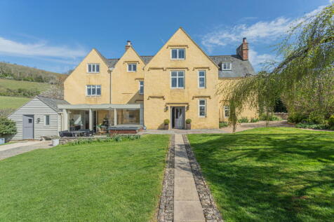 7 bedroom detached house for sale