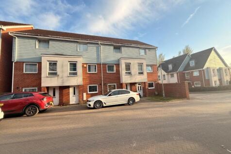 Wraysbury Drive, Yiewsley UB7 4 bed terraced house for sale