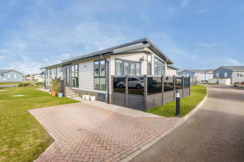 Peninsula Crescent, Rochester ME3 2 bed park home for sale