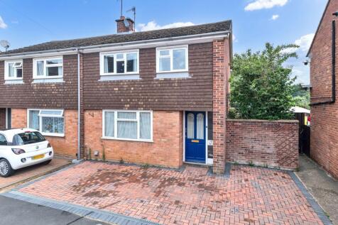 Raingate Street, Bury St. Edmunds IP33 3 bed semi