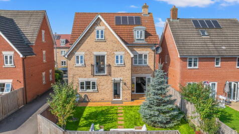 5 bedroom detached house for sale