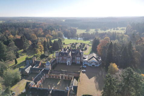 Thetford IP26 38 bed country house for sale