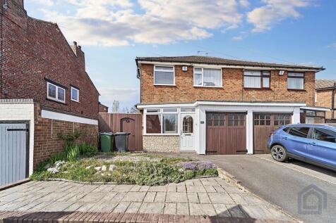 3 bedroom semi-detached house for sale