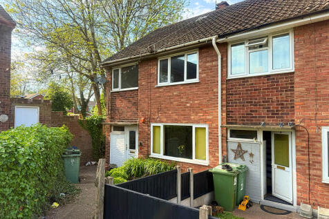 Stafford ST17 3 bed end of terrace house for sale