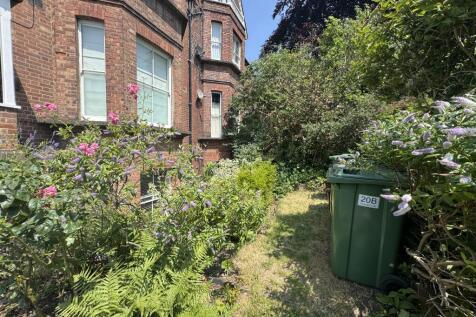 London NW3 1 bed flat for sale