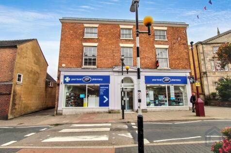 3 bedroom flat for sale