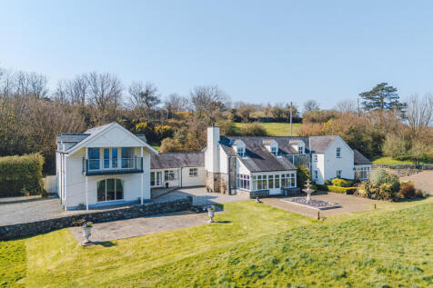 Beaumaris LL58 5 bed character property for sale